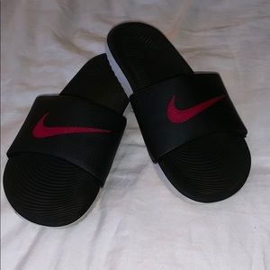 Nike women’s slides